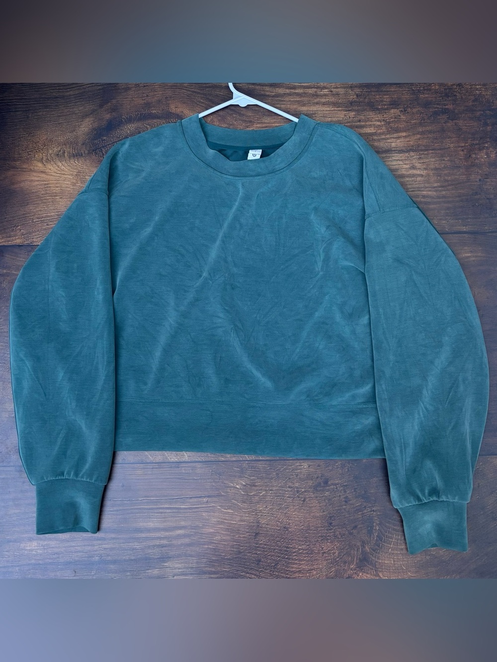 Lululemon Softstreme Perfectly Oversized Cropped Crew In Green Jasper Size 6